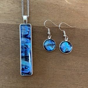 Necklace and earring set